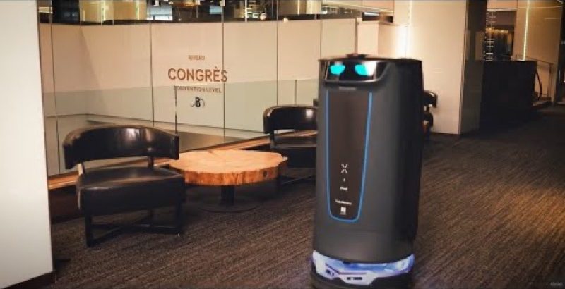 Hotel Bonaventure Montreal delivery robot